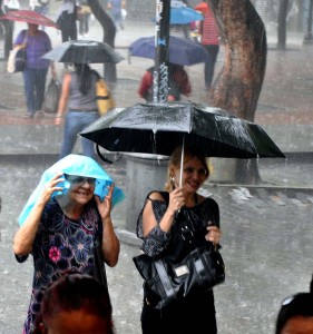 car12-fuertes lluvias en caracas4