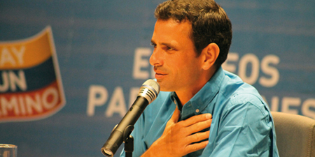 Sobre los resultados de las regionales, Capriles admitió que seguramente "habrá que revisar muchas cosas", pero no la unidad.