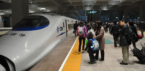 El novedoso tren bala chino cubre más de dos mil kilómetros en ocho horas