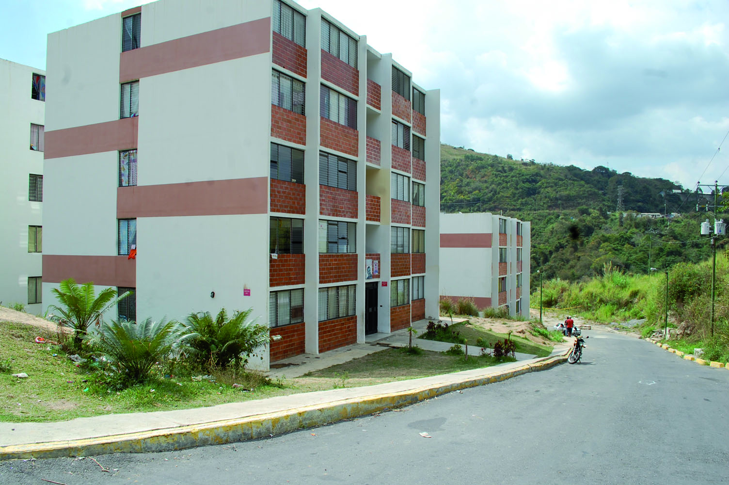 Falla geológica activa pone en riesgo a familias del Complejo HabitacionalEl Morro. (Foto: Giovanni Martínez/LaVoz)