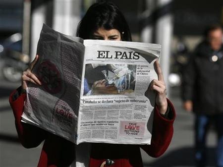 El diario El País de Madrid retiró este jueves de su sitio internet una foto que muestra a un hombre entubado en una cama de hospital, que había sido presentada en la portada del rotativo como una imagen exclusiva del presidente de Venezuela Hugo Chávez.