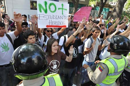 car7-estudiantes universitarios protestaron en sede de la oea en caracas1