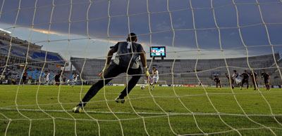 Una anotación de penal permitió a los peruanos ganar el partido del lunes