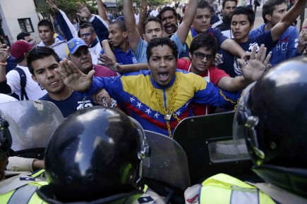 VENEZUELA-STUDENTS-DEMO