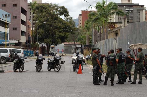 Leyenda: Cerco de seguridad en la Calle 3-B de La Urbina ha generado pérdidas en las industrias cercanas  