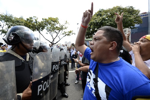 VENEZUELA-ELECTION-CAMPAIGN-DEMO-STUDENTS