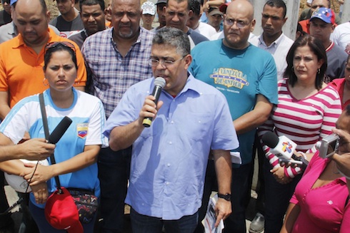  Elías Jaua especificó que en los terrenos de la escuela se edificarán cinco módulos con tres plantas, salas de entrenamiento, salones de clases, salas, comedor, habitaciones para la residencia de los atletas y las áreas recreacionales y deportivas