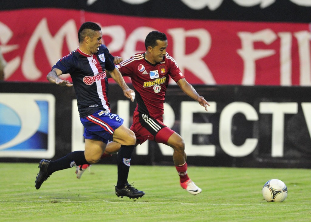 Estudiantes bailó al Caracas 