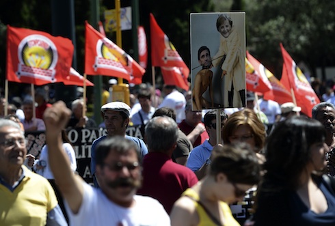 foto*** 000_DV1488949.jpg***** "La austeridad castiga a los pobres pero beneficia a los ricos", era una de las consignas de los manifestantes Foto: AP