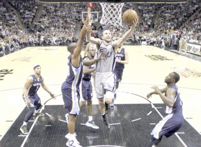 Manu Ginobili, Darrell Arthur