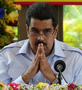 Maduro, manifestó que lo económico debe ir de la mano con lo social por lo que el planteamiento es crear una "zona libre de pobreza" con fondos de Petrocaribe. Foto: AFP 