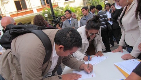 un millon de firmas