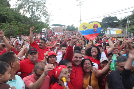 2 kilómetros de vialidad fueron recorridos a pie por el alcalde Freddy Rodríguezweb