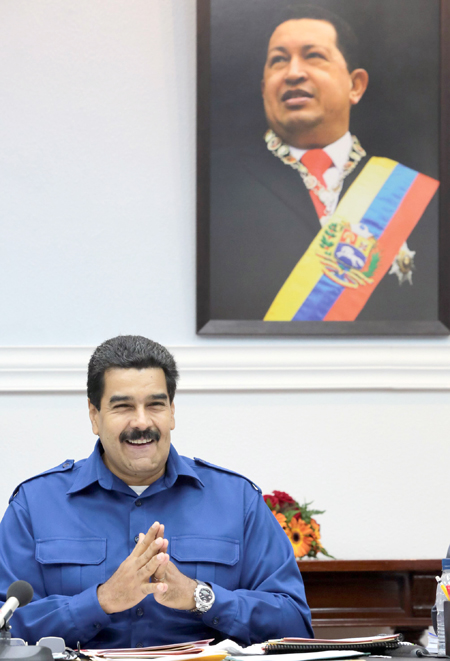 MADURO RETA A OPOSICIÓN A REBATIR DENUNCIAS EN CADENA DE RADIO Y TELEVISIÓN