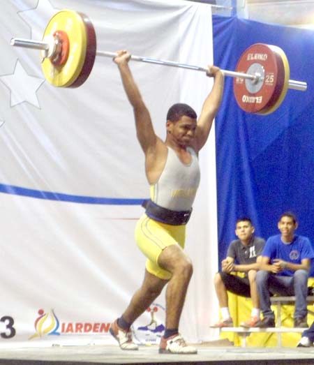  Franchin Paiva, obtuvo una medalla de Oro y dos de Plata durante su participación en los XV Juegos Deportivos Escolares 2013