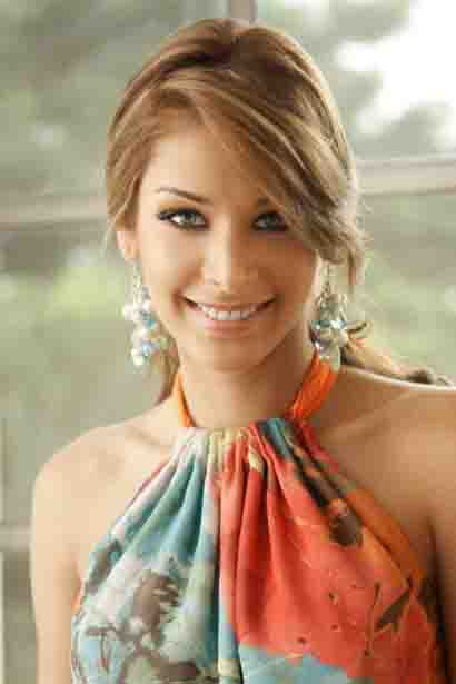 DAYANA MENDOZA CLOSE UPweb