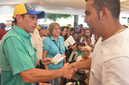 Capriles encabezó en Guatire graduación de nuevos mirandinos del Plan Crecer. CORTESIA / PABLO VILLARREAL 