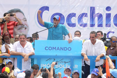 Capriles: La gente le dará una lección el 8-D a ese antro de corrupción que tiene el gobierno 