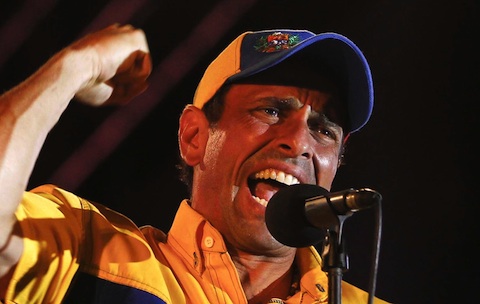 Para el pesar de Capriles, se quedó con los tizones encendidos…