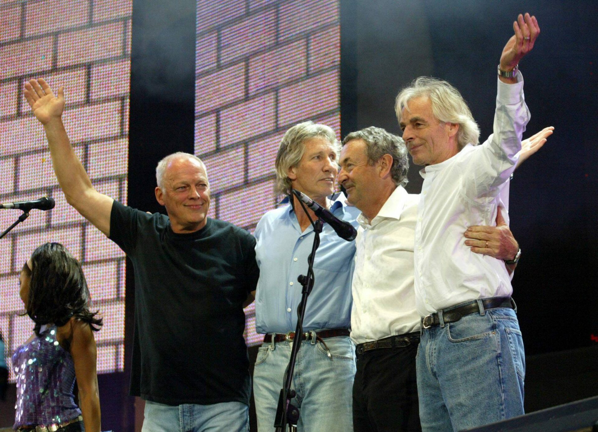  El último toque de Pink Floyd fue en Live8, un concierto a beneficio de los más desposeídos de África, el 02 de julio de 2005