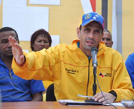 car10-gobernador capriles se pronuncia3
