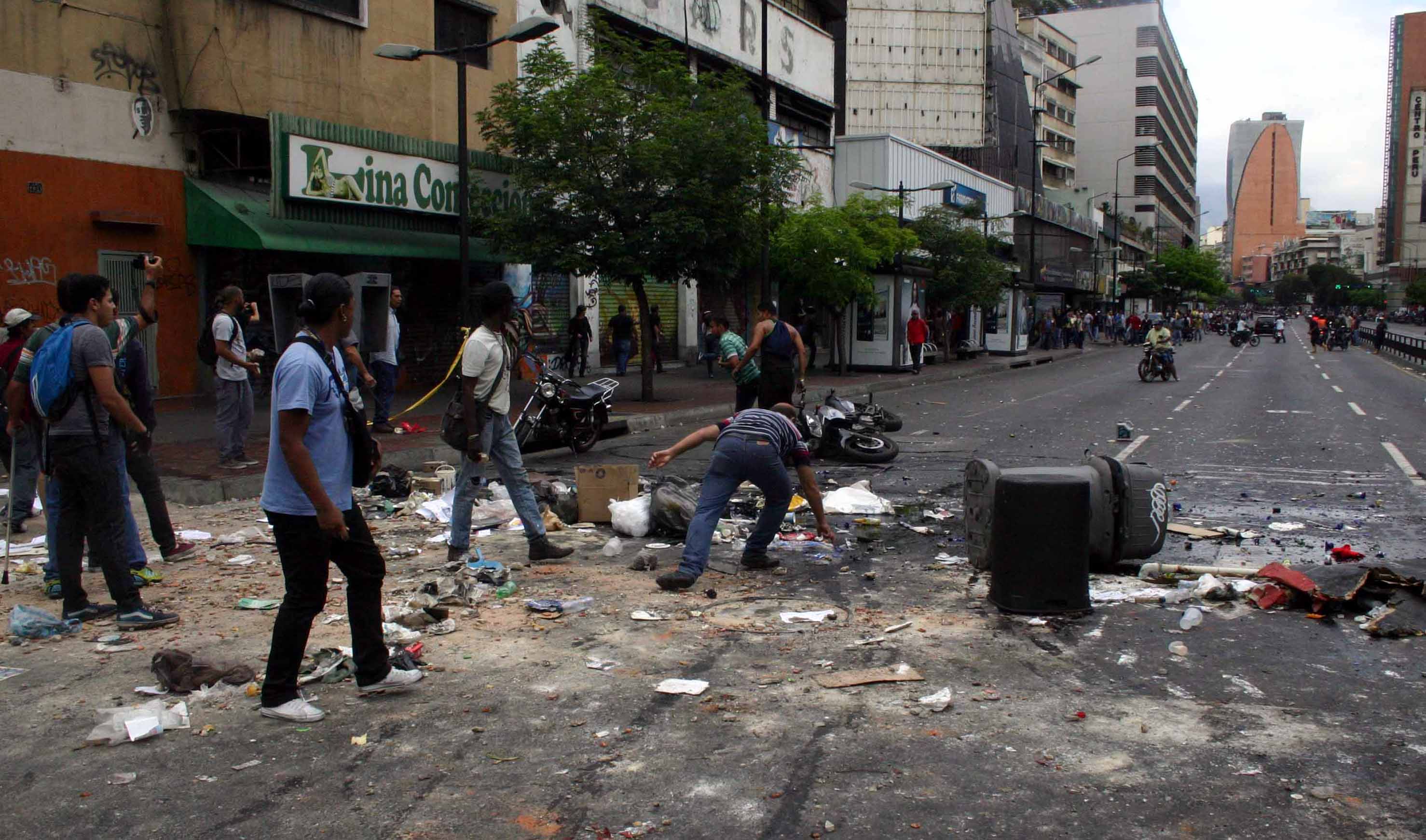 * Todo, al parecer, estaba montado en la olla para que se repitiera un 27 de febrero, como aquel ocurrido en una fecha similar hace 25 años en la ciudad de Caracas de 1989