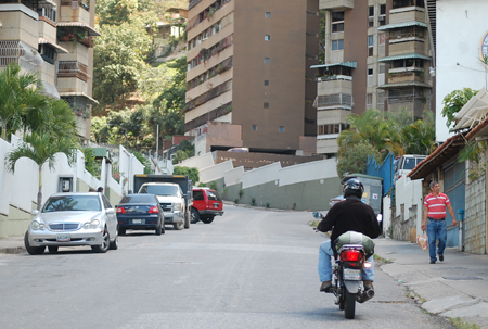 En la urbanización Santa Mónica se reportan robos cada dos horas/Foto Giovanny Martinez/LaVoz 