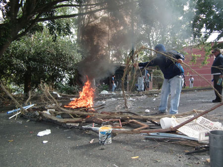 Desde la mañana y hasta bien entrada la tarde se mantuvo la protesta en las periferias de Montaña Alta IRBEL USECHE