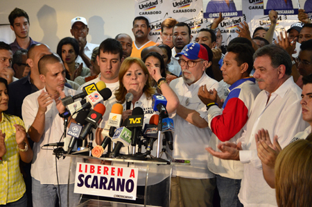 Ramón Guillermo Aveledo en la presentación de Rosa de Scarano, llamó a “defender” a San Diego y su manera de gobernarse. PRENSA ALCALDIA DE SAN DIEGO