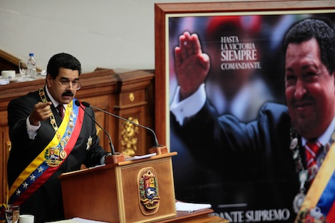 Ungido desde La Habana y preparado para la sucesión, a Maduro le ha tocado heredar un país en verdadero estado de descomposición con una economía sumamente frágil a punto de colapso