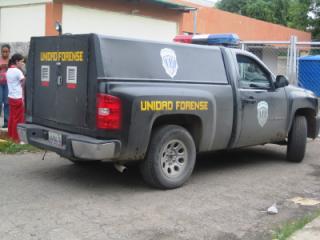 El cadáver fue llevado a la medicatura forense del cuerpo detectivesco, situada en el municipio Tomás Lander