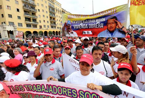 Mientras en los Estados Unidos, cúpula del capitalismo mundial, crece la pobreza, en Venezuela, en los 15 años de gobierno chavista, se ha reducido y seguimos avanzando  