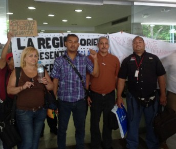 Los trabajadores y jubilados de Ipostel se apostaron en la entrada de ese organismo en San Martín y no dejaron entrar a la directiva