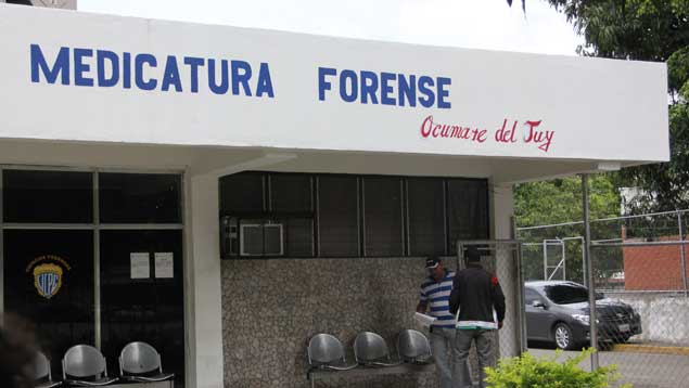 El cadáver de Jean Carlos Soto Maestre, fue trasladado hasta la morgue de Ocumare del Tuy