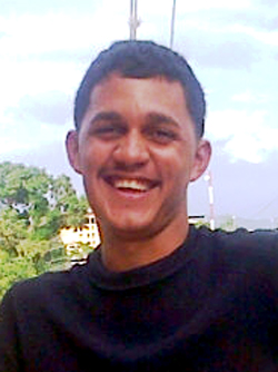 Yosbel Manuel González Pacheco (19), murió de varios impactos