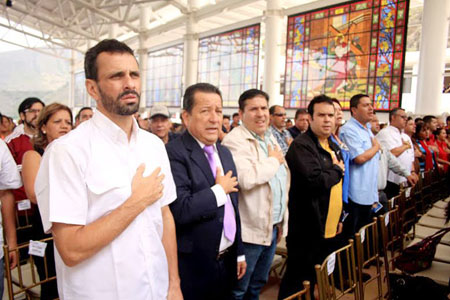  Por liberación de presos políticas pidió el gobernador Capriles ante San Cristo 