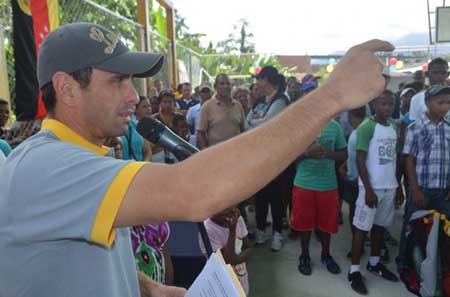 Henrique Capriles Radonski rechazó el control de venta de alimentos anunciado por el Gobierno. 