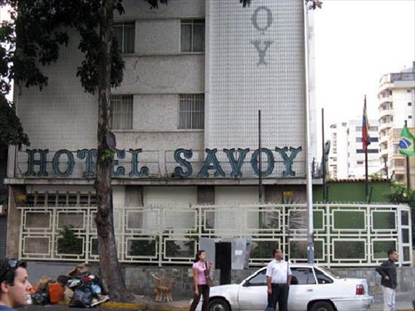 Hubo movimiento de médicos en el Hotel Savoy, aunque niegan la cuarentena