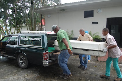 Los cuerpos fueron llevados a la morgue de Caucagua Foto Jaime Manrique