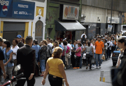 Más allá de las mentiras oficiales, que chocan de frente con lo que uno vive al hacer sus compras básicas, lo cierto es que los insumos esenciales no se consiguen