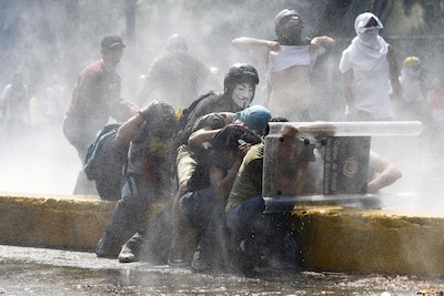 Las imágenes de las protestas de febrero pasado en Venezuela dieron la vuelta al mundo