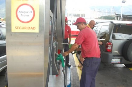 Usuarios y transportistas coinciden en necesidad de un incremento de la gasolina