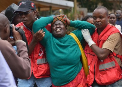 Las actividades del domingo estuvieron marcadas por la emoción entre los varios cientos de miembros de la minoría cristiana de Garissa, que se siente ahora temerosa tras el atentado de Al Shabab.