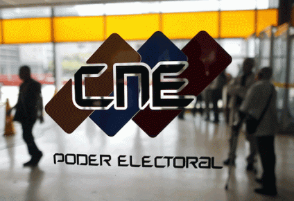 La desconfianza en el CNE es mayoritaria entre opositores y los críticos de ambos polos políticos, según el estudio de la UCAB