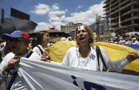 El mejor homenaje que podemos y debemos rendir al valor de nuestros presos políticos en huelga de hambre consiste en salir al encuentro del pueblo en lucha, para apoyarlo y convertir su descontento en energía de cambio