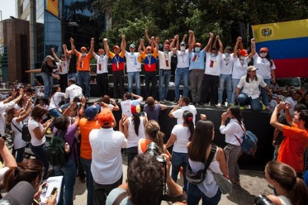 Hoy, cuando algunos de los huelguistas se acercan a cumplir un mes de ayuno, se impone una revisión de esta forma de lucha, para no darle a este régimen sin escrúpulos poder de muerte sobre nuestros hermanos presos políticos.