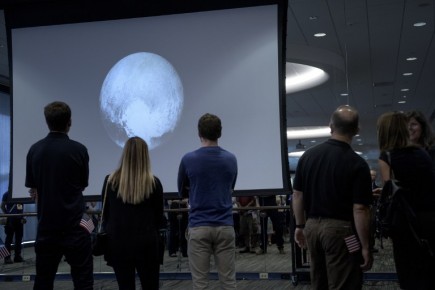 Los técnicos de la agencia espacial estadounidense, que temían un eventual problema, recibieron con alivio este mensaje hacia las 20H55 (00H55 GMT del miércoles). Foto AFP