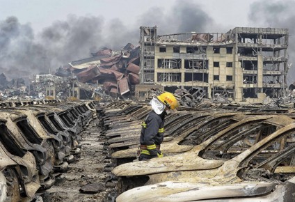 Un incendio desencadenó una veloz sucesión de explosiones —una de ellas equivalente a 21 toneladas de dinamita— de contenedores marítimo