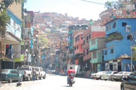 Los barrios de la parte alta de Petare sigue afectados por la falta de agua Foto: Giovanni Martinez