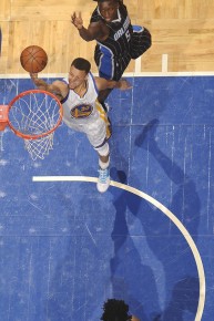 ORLANDO, FL - FEBRUARY 25: Stephen Curry #30 of the Golden State Warriors goes to the basket against the Orlando Magic on February 25, 2016 at Amway Center in Orlando, Florida. NOTE TO USER: User expressly acknowledges and agrees that, by downloading and or using this photograph, User is consenting to the terms and conditions of the Getty Images License Agreement. Mandatory Copyright Notice: Copyright 2016 NBAE   Fernando Medina/NBAE via Getty Images/AFP